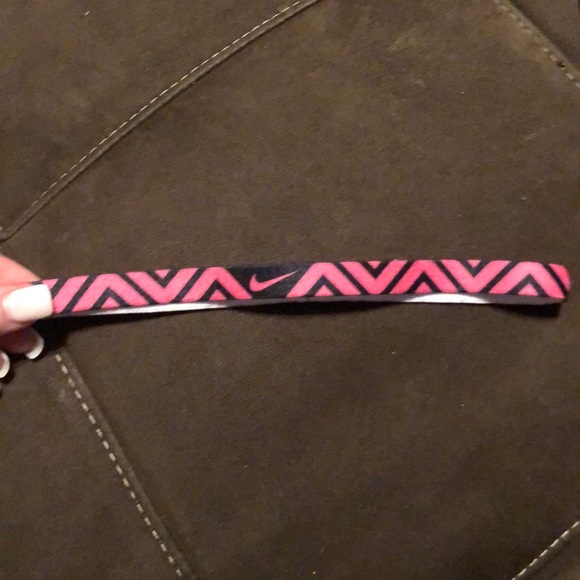 Bundle of Nike headbands - Picture 4 of 5